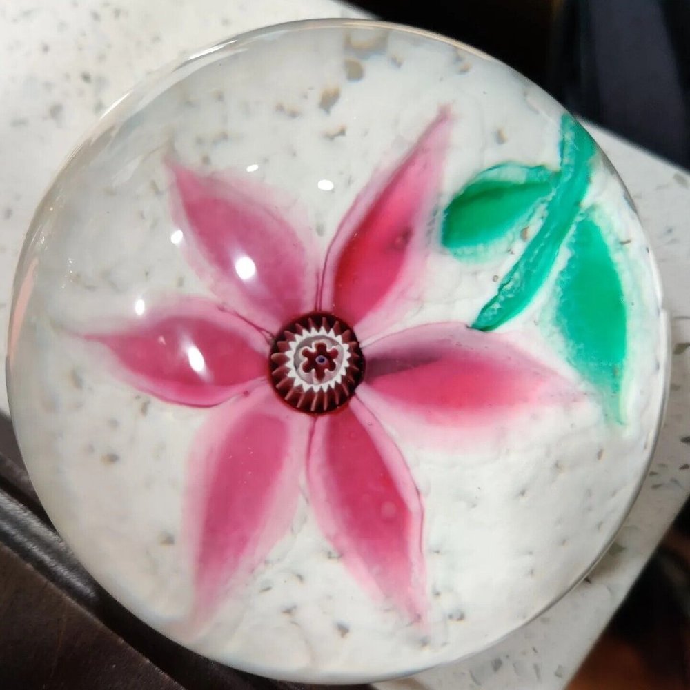 Murano Glass? LAMPWORK Poinsettia FLOWER Marshmallow White "SNOW" Paperweight - Picture 5 of 13